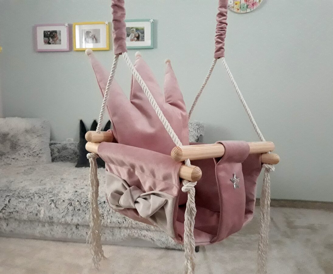 Kai aš mažas buvau Swing with Crown Shaped Cushion – Dusty Pink