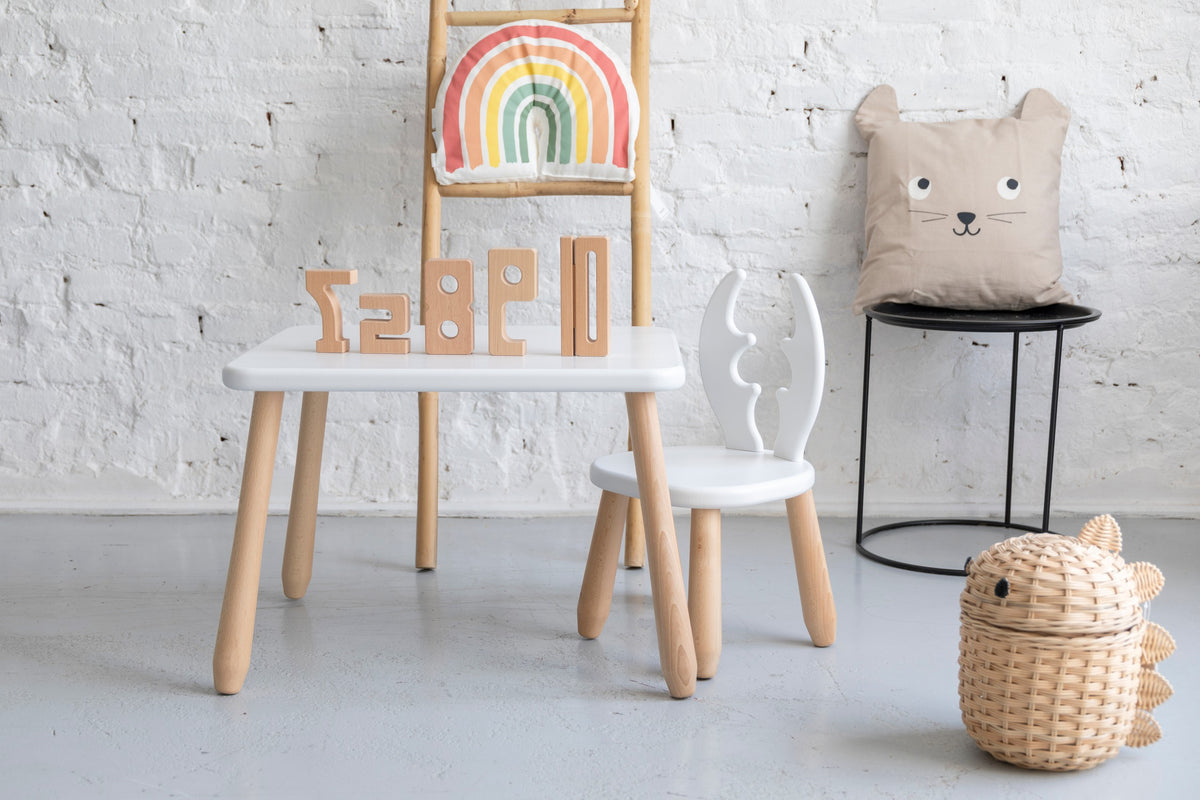 Kidozia Deer Kindertisch mit Stuhl aus Buchenholz natur