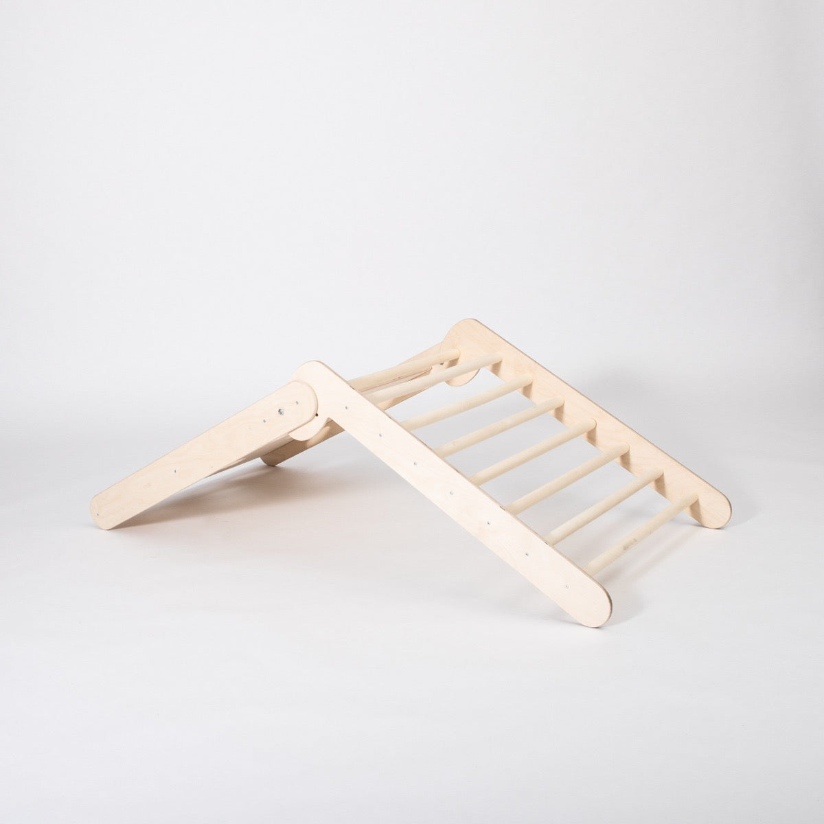 Birch climbing triangle displaying gentle slope configuration with ladder rungs