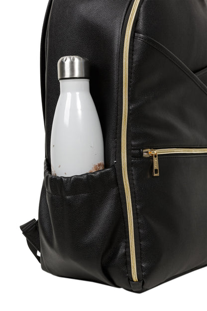 Water bottle fitting snugly in side pocket of espresso diaper bag