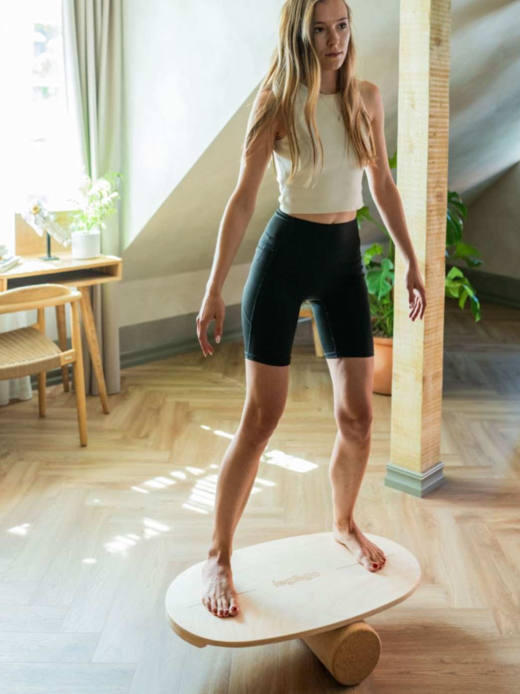 leg&go Round Balance Board With Exercise Roll – No Logo | Nestling