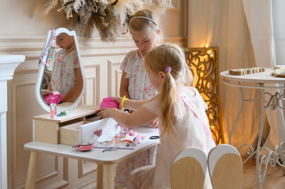 Family-scl Princess Beauty Table Chair with Mirror – close-up mirror detail drawer handles | Nestling