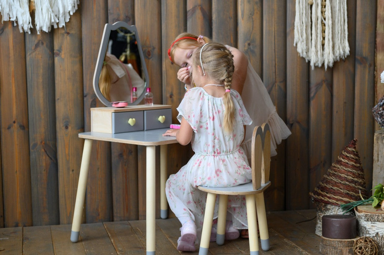 Family-scl Princess Beauty Table Chair with Mirror – white design vanity table front view | Nestling