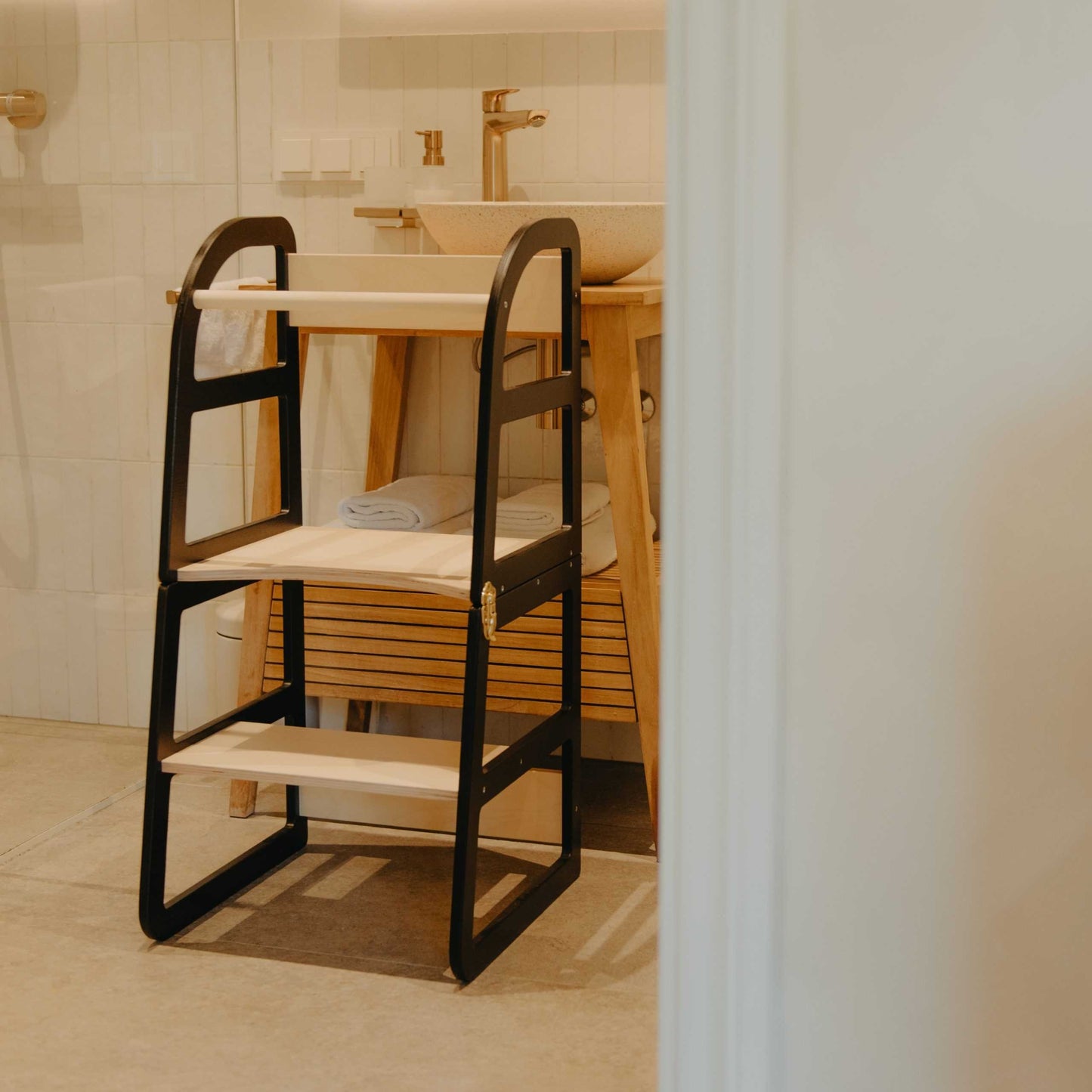 leg&go Transformable Kitchen Tower – Sleekstep | Nestling