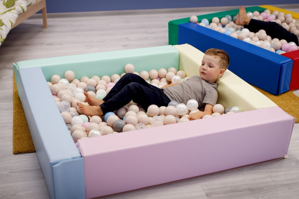 IGLU Soft Play Ball Pit – Light Pastel