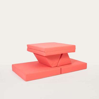 Monboxy Activity Play Mattress Set Coral Foam Sofa – преден изглед сглобен корал пенен диван | Nestling