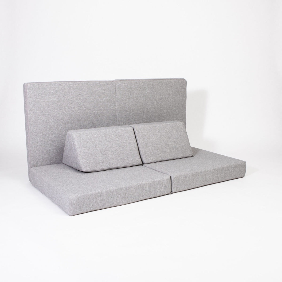 Monboxy Activity Play Mattress Set Grey Foam Sofa – страничен изглед сглобен сив пенен диван | Nestling