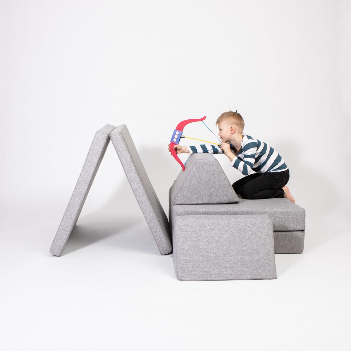 Monboxy Activity Play Mattress Set Grey Foam Sofa – бебе лежи на плоска пенена постелка | Nestling