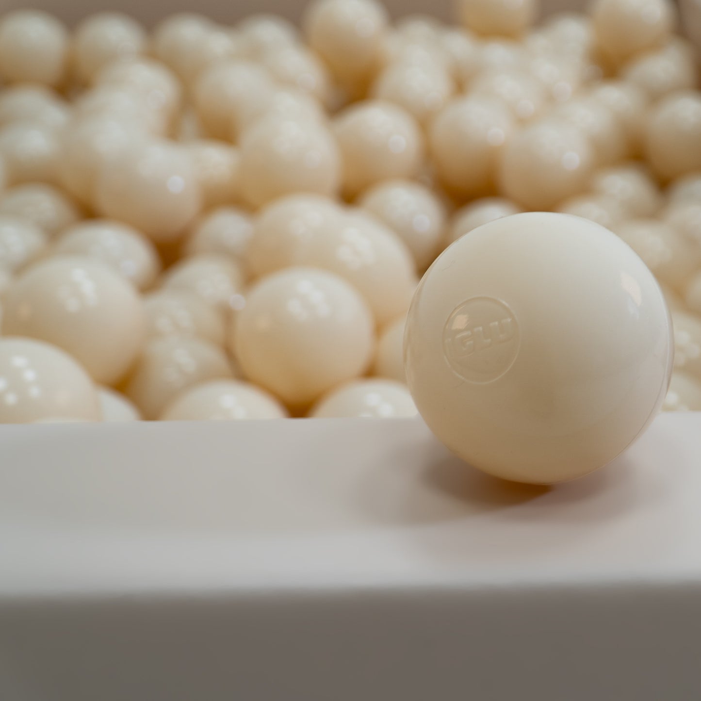 IGLU Soft Play Ball Pit Balls 500pc – Beige | Nestling